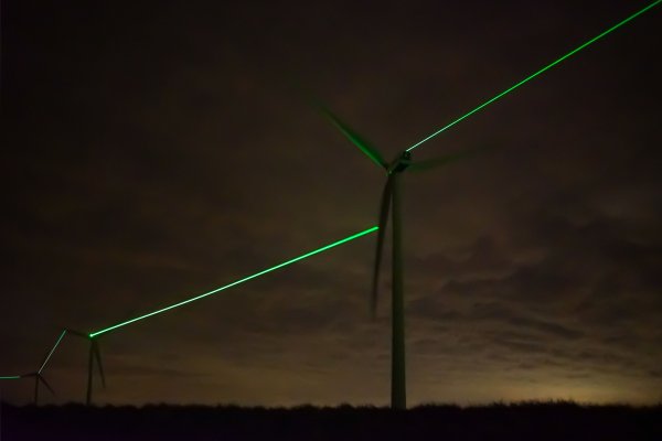 The Windlicht  projects transformes the landscape and puts the wind energy in a different perspective. Photo: Courtesy of the artist.